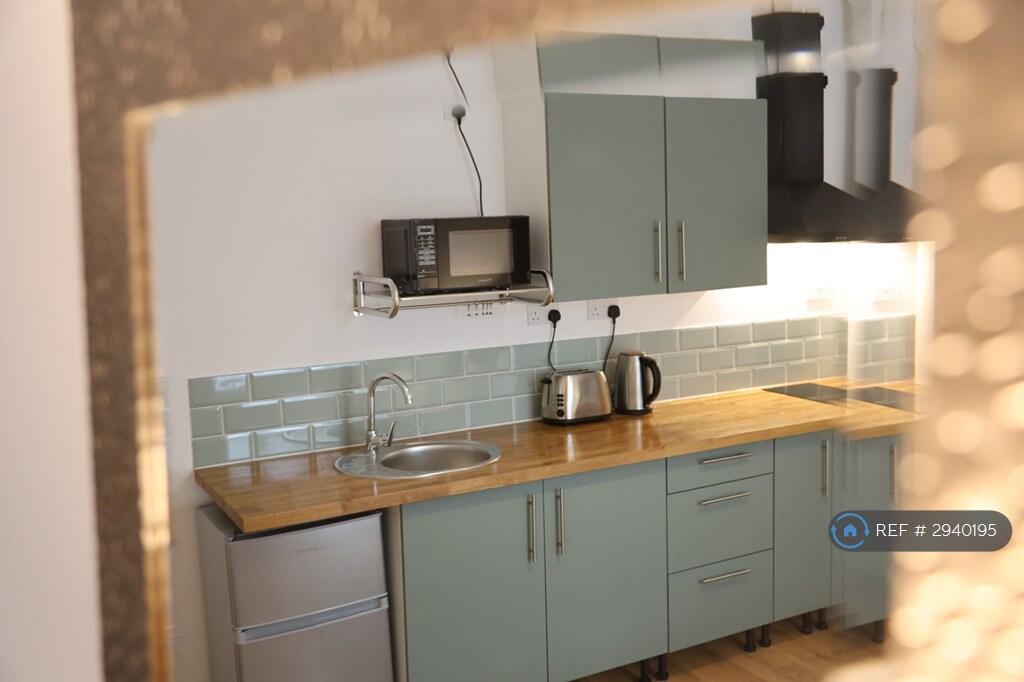 Apartment in London - View 5