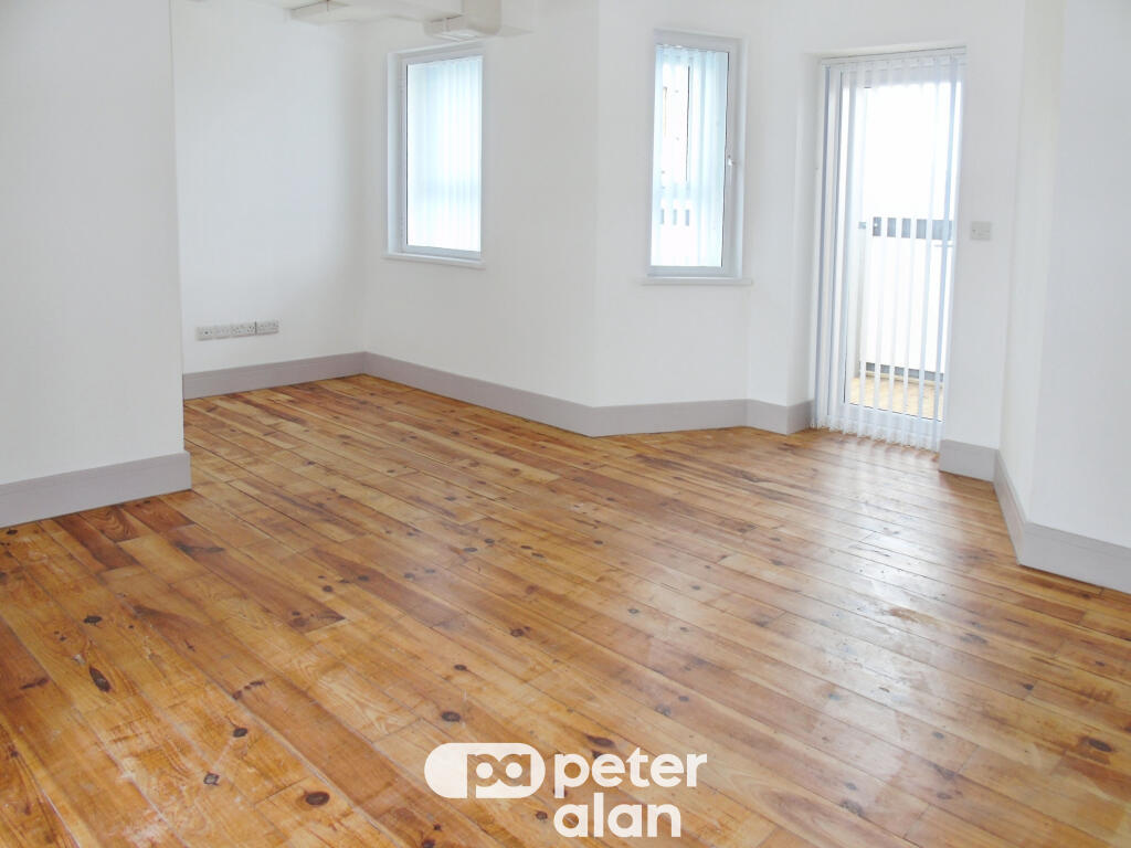 Apartment in Newport - View 3