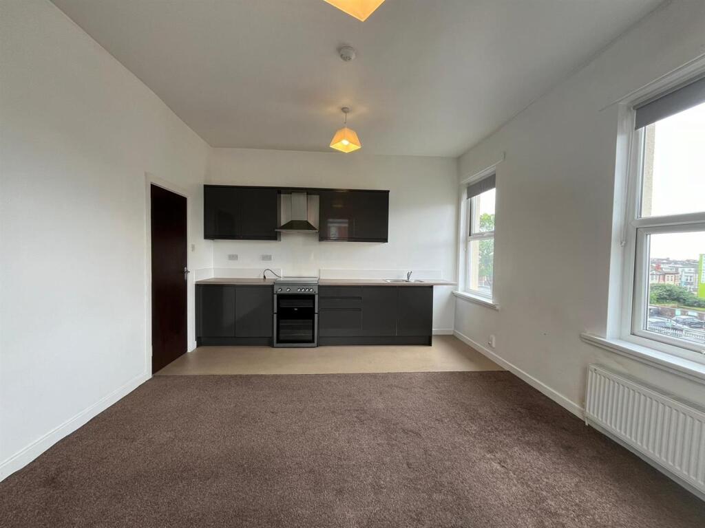 Apartment in Blackpool, Revoe - More