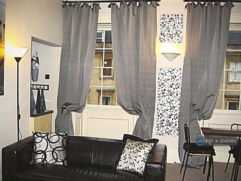 Apartment in Bath - View 4