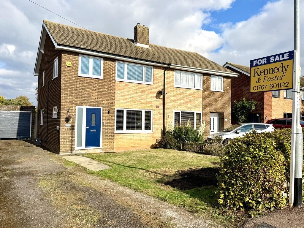 3-bed semi-detached on Holme Court Avenue , Biggleswade, £380,000