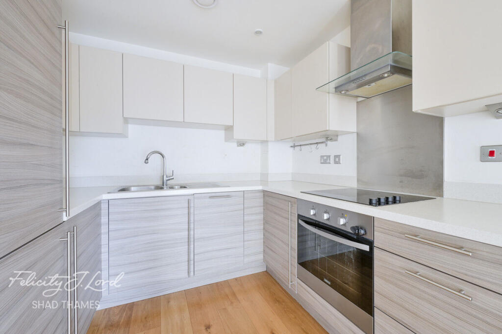 The Penthouse, Pitman Building, SE16 photo 3