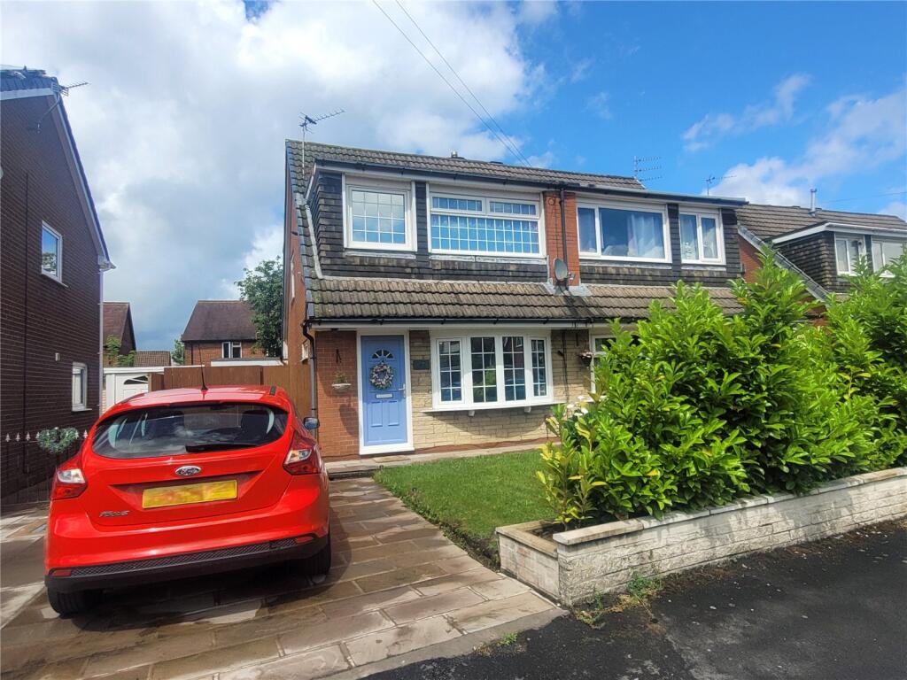 Main image of property: Larchwood Crescent, Leyland, Lancashire, PR25