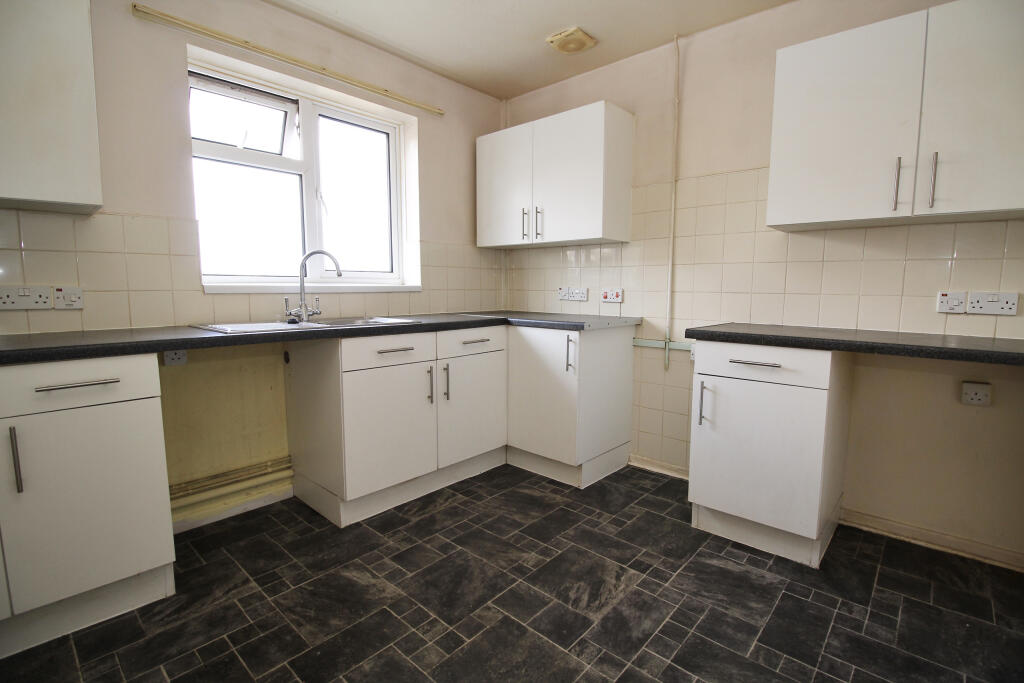 Apartment in Street, Somerset - View 4