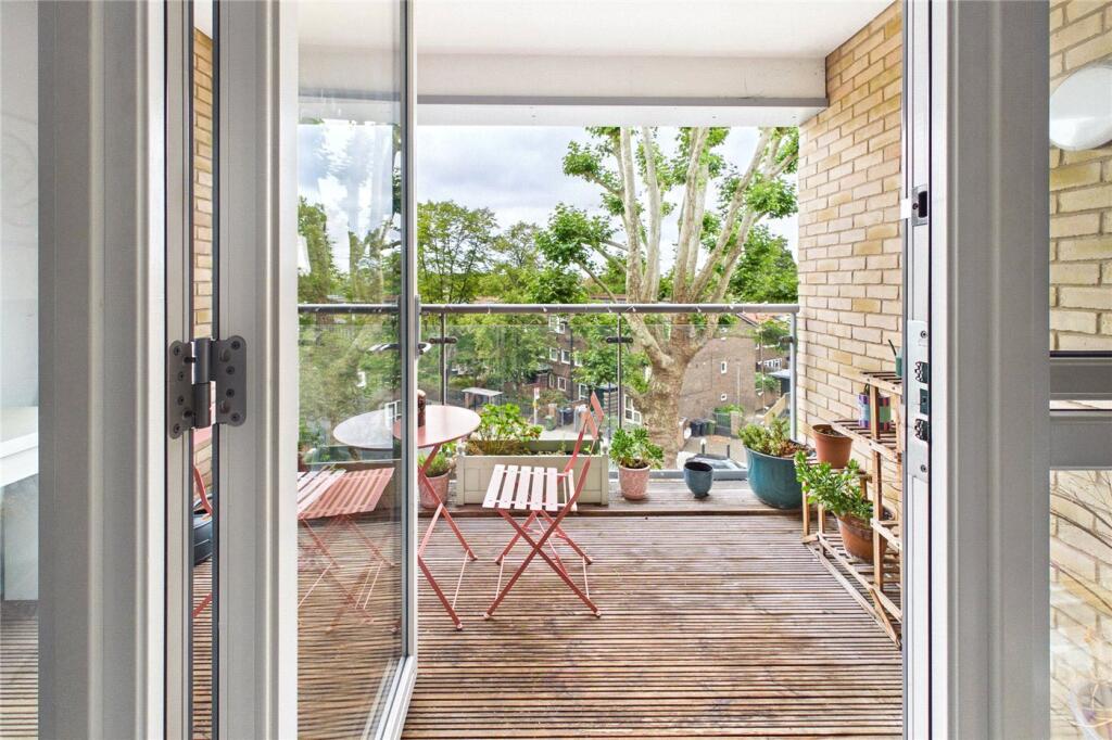 Apartment in London - More