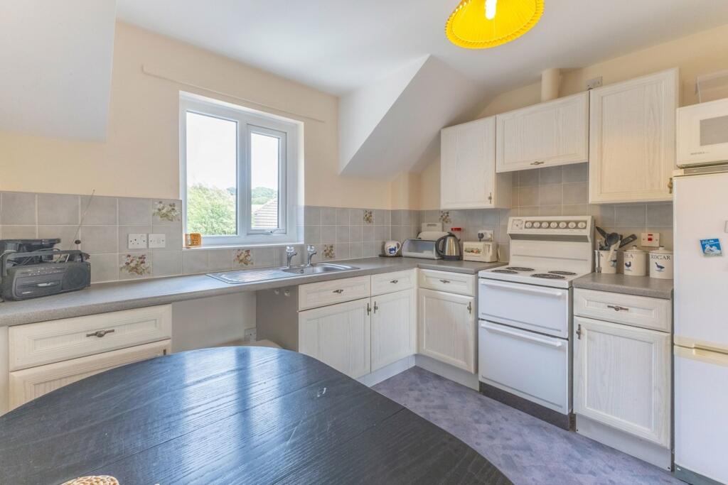 Apartment in Kendal, Heron Hill - View 5