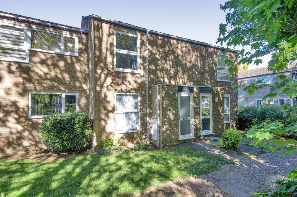 Main image of property: Caling Croft, New Ash Green, Longfield, DA3 8PX