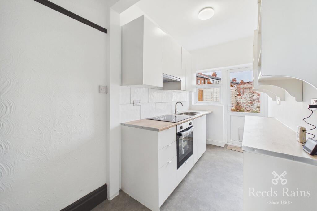 House in Blackpool, Marton - More