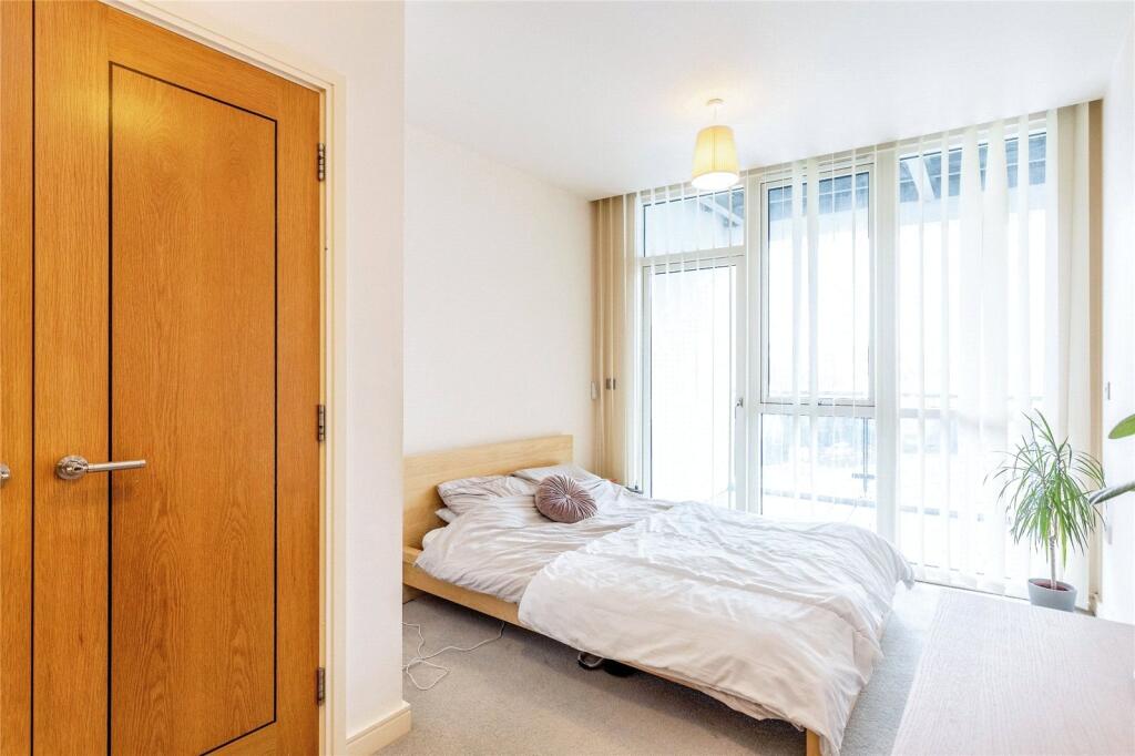 Apartment in Bristol, Woodhill - More