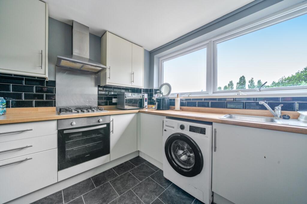 Main image of property: Thorne Close Erith DA8