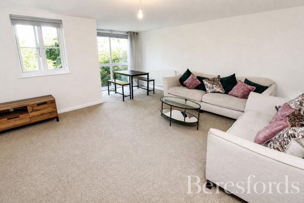 Apartment in London, Ardleigh Green - View 3