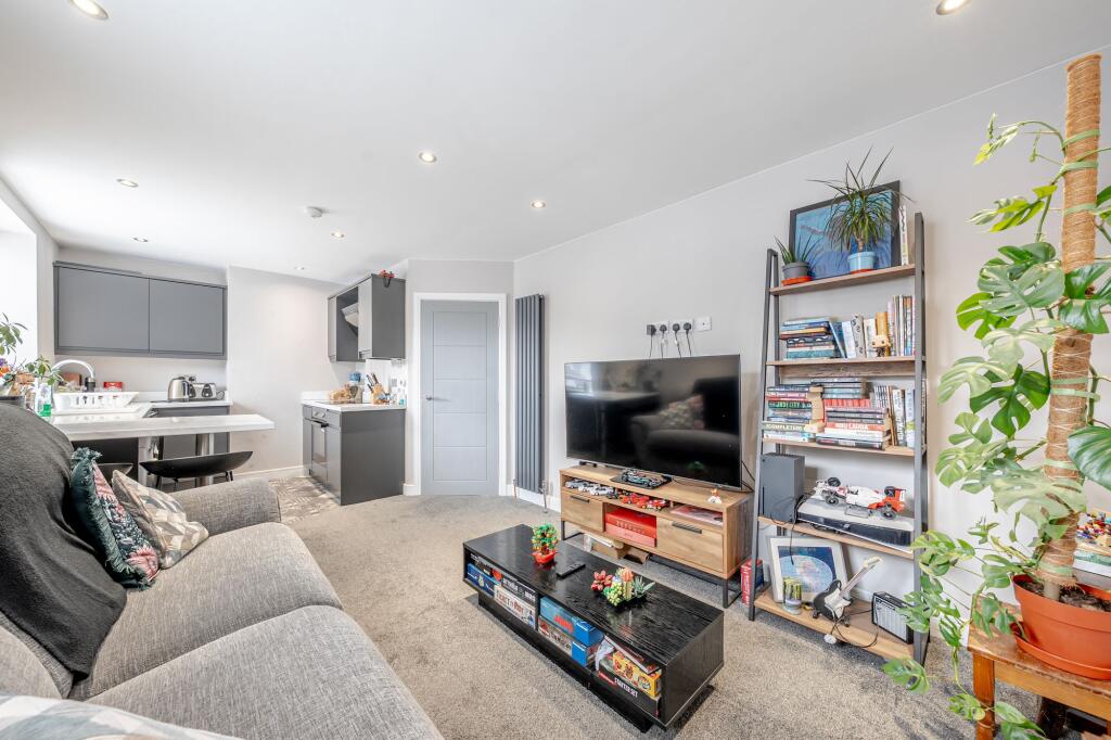Apartment in Harrogate - View 3