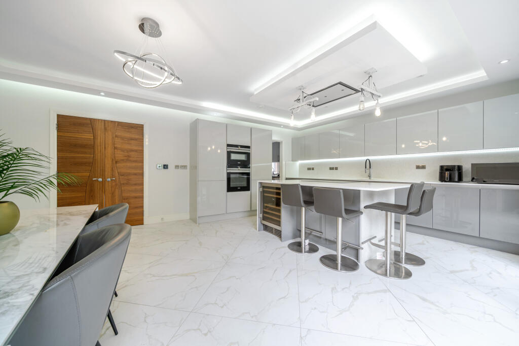 Main image of property: Hadley Road, Enfield, EN2