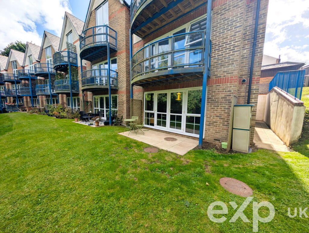 Apartment in Maidstone, Kent - View 2