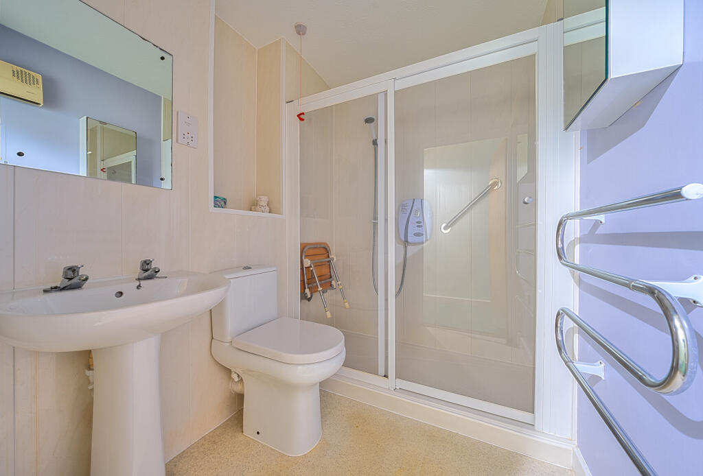 Apartment in Tonbridge - View 3