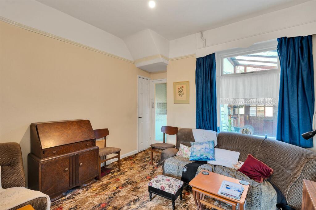 House in Newport, Pontymoile - View 4