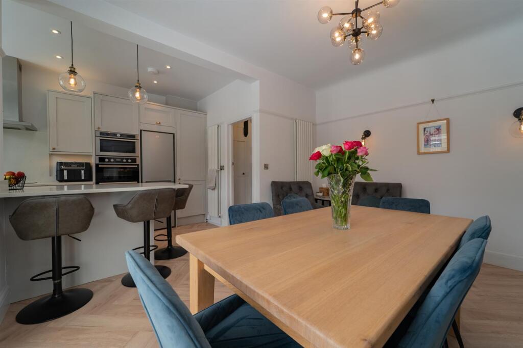 House in Trafford, Old Trafford - More