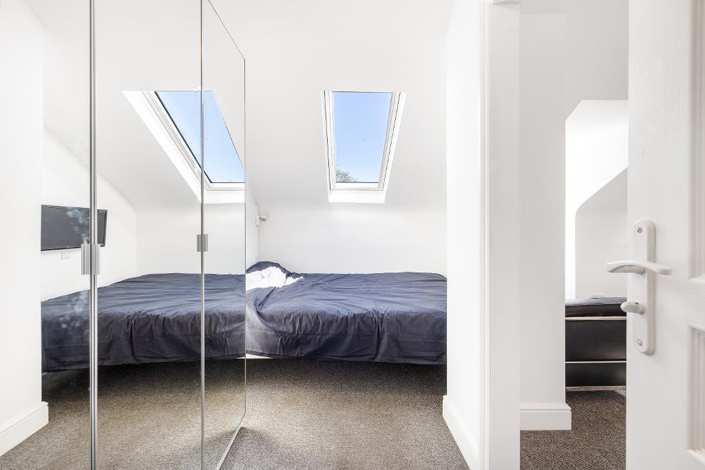 Apartment in Brighton - View 4