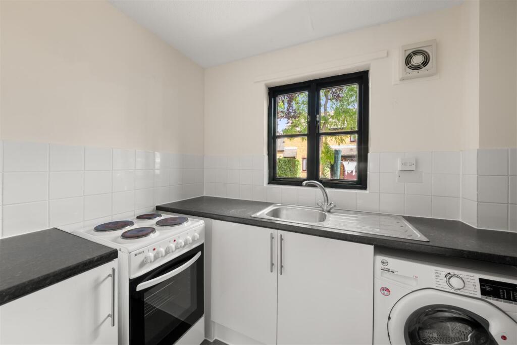 House in Twickenham - View 4