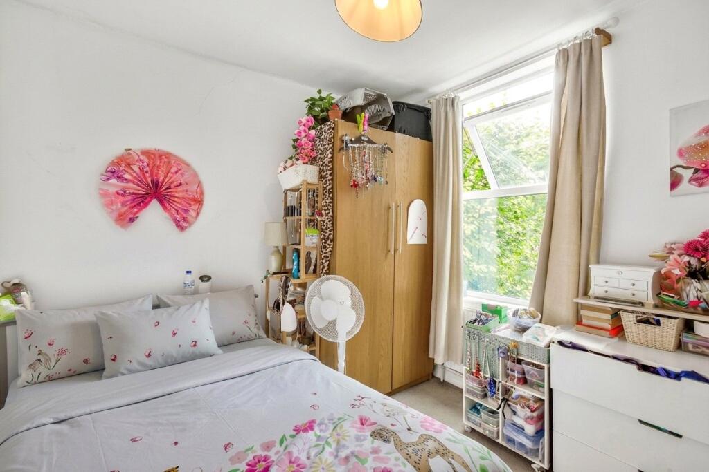 Apartment in London - More