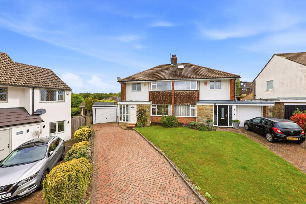 Main image of property: Moseley Wood Green, Cookridge, Leeds, LS16 7HB