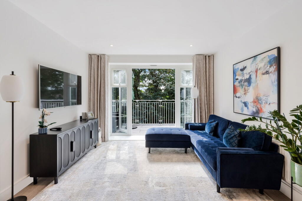 Main image of property: Beecham House, Oxted, RH8 0GL