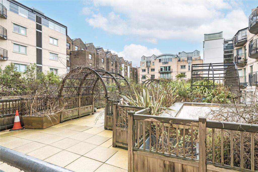 Apartment in London - More
