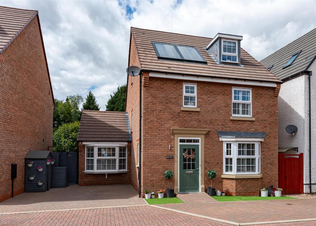 4-bed detached on 43 Henry Fowler Drive, Tettenhall, Wolverhampton, WV6 8TN, £565,000
