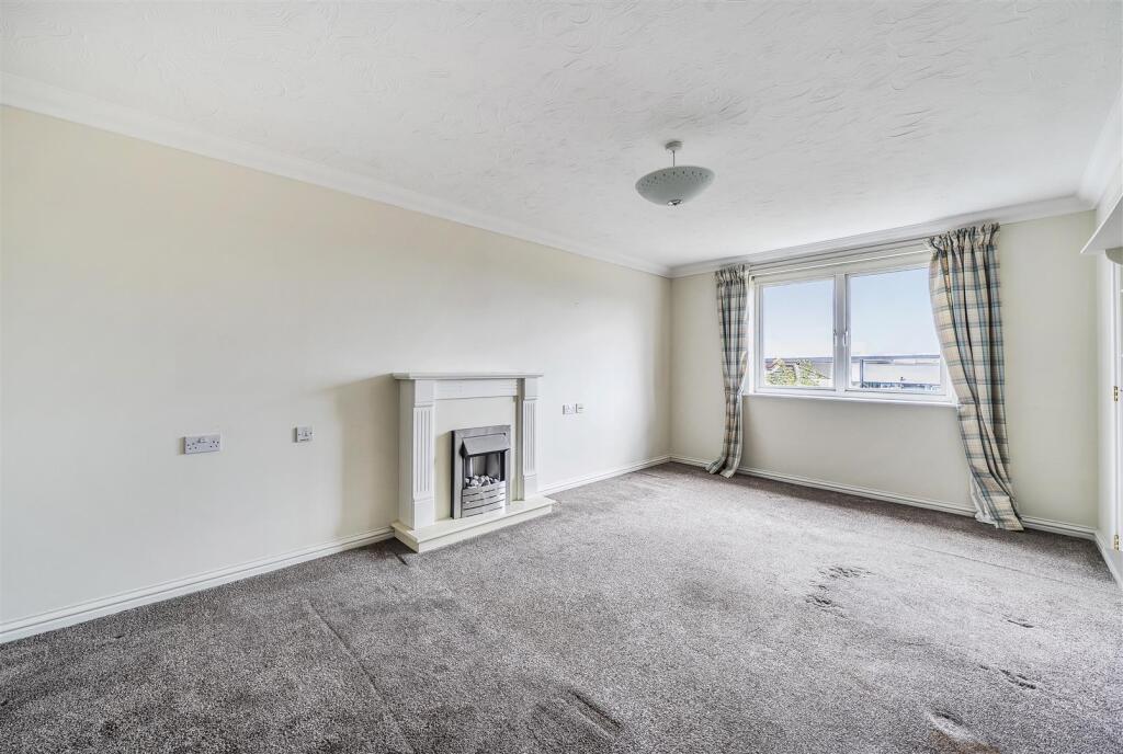 Apartment in Southampton - View 2