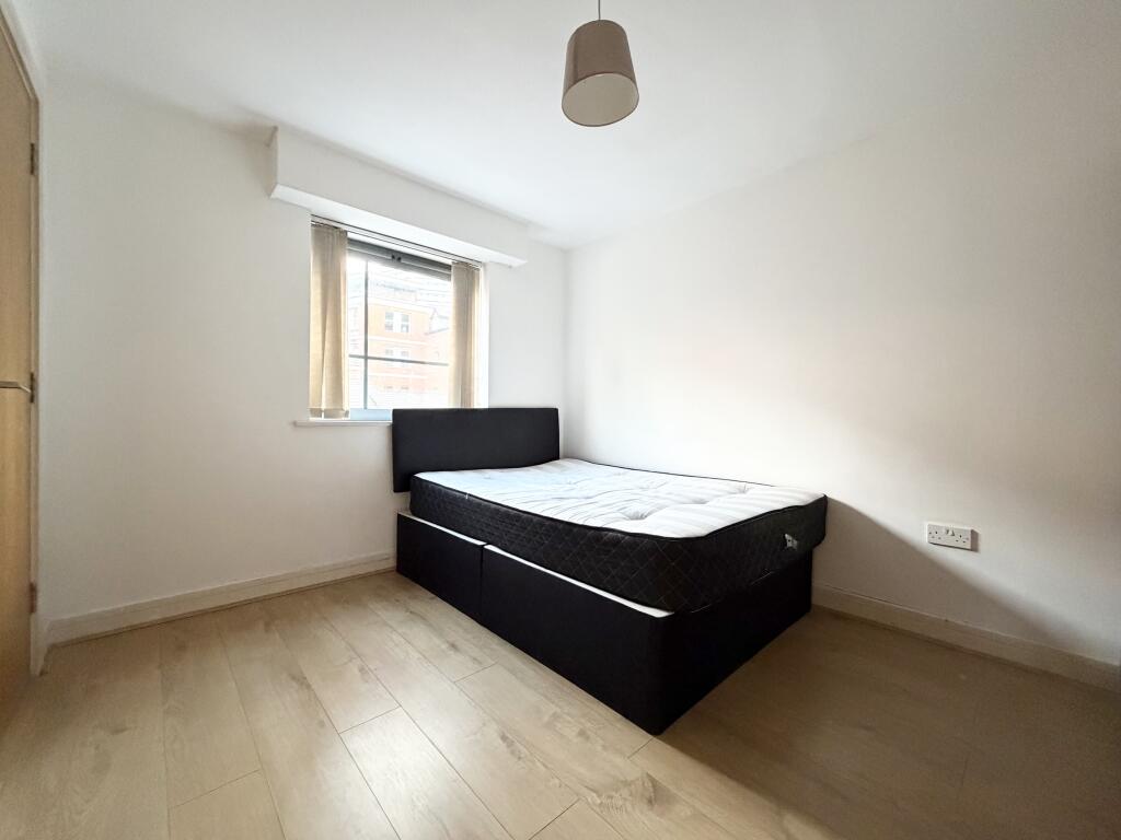 Apartment in Birmingham, West Midlands - View 4
