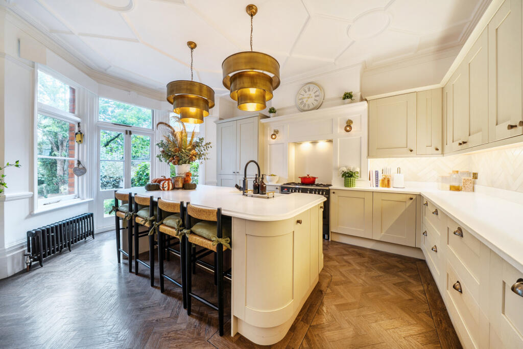 House in Bromley - View 5