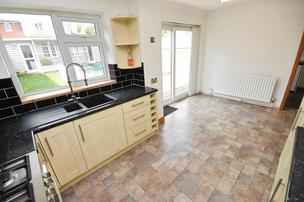 House in Braintree, Rayne - More