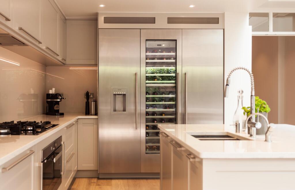 Uverdale Road, Chelsea, London, SW10. – další
