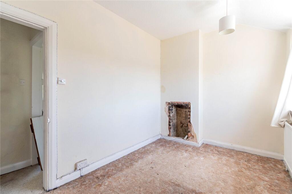 St. Johns Close, Marlborough, Wiltshire, SN8 photo 4