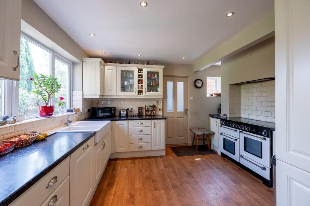 72, Barton Road photo 2