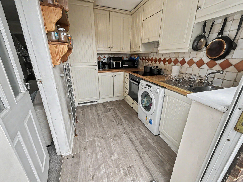 House in Bournemouth, Bournemouth, Christchurch and Poole - More