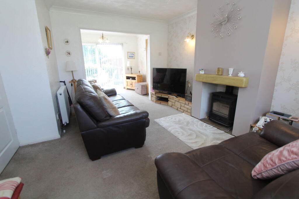 Chelmar Drive, Pensnett, Brierley Hill, DY5 4QE photo 4
