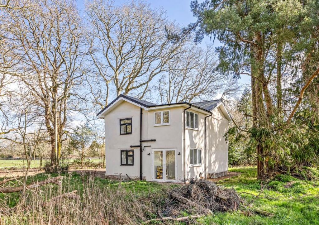 Main image of property: Grasshopper Cottage, Margards Lane, Verwood, Dorset, BH31 6JQ
