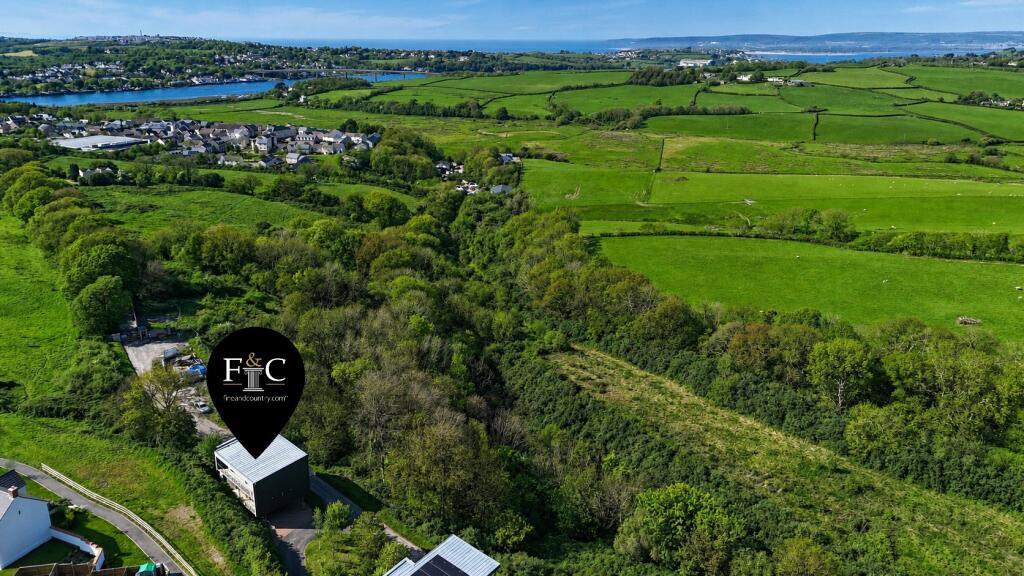 Striking Very Spacious Contemporary Home, Langmead Drive, Bideford, Devon, EX39 - View 4