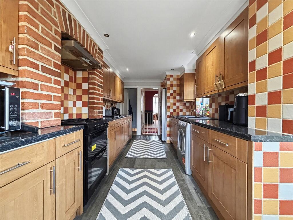 House in Gillingham, Sally Port Gardens - View 2