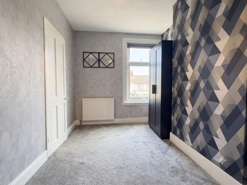 House in Gillingham, Twydall - More