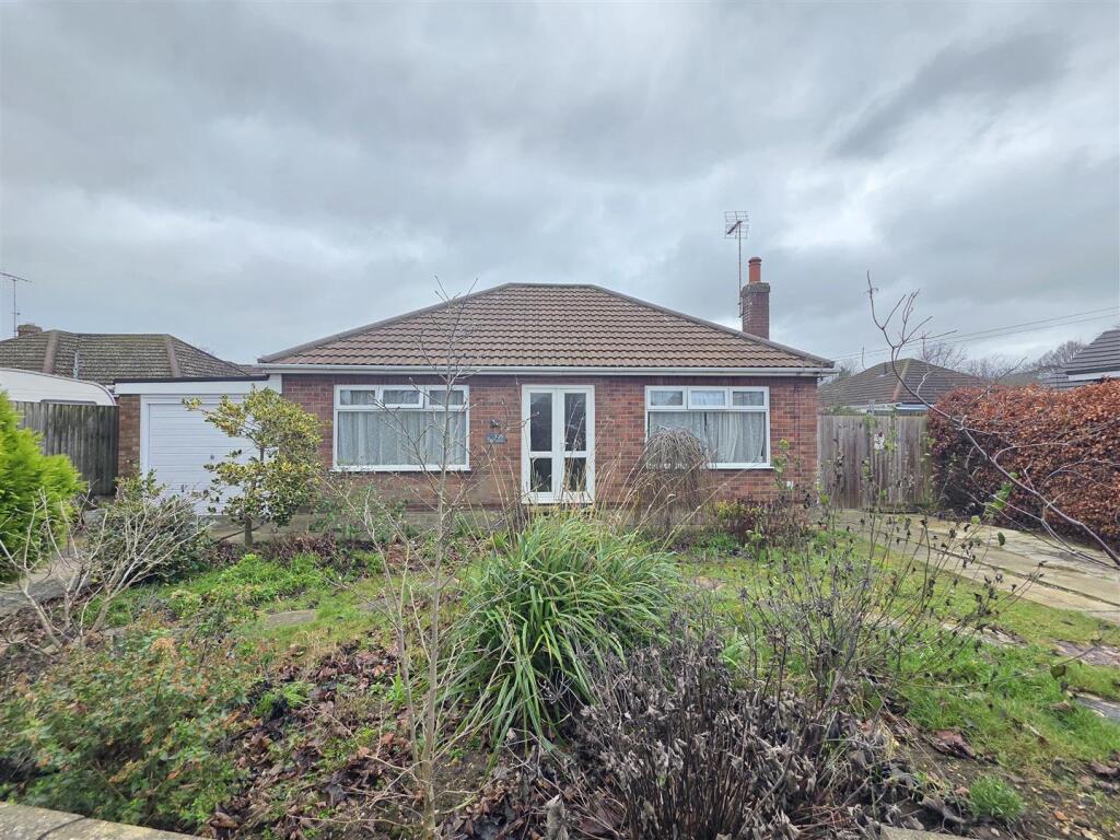 3-bed bungalow on Edinburgh Drive, Spalding, £265,000