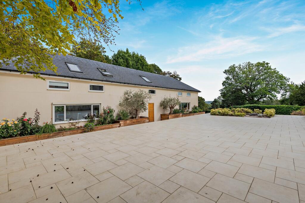 House in Tunbridge Wells, Sherwood - View 3