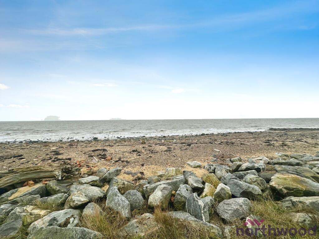Priory, Bel Air Estate, Seawick, CO16 photo 2