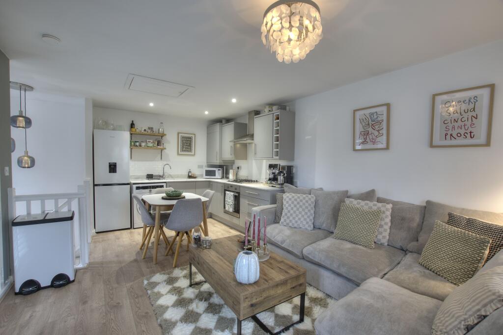 House in Warrington, Great Sankey - View 4