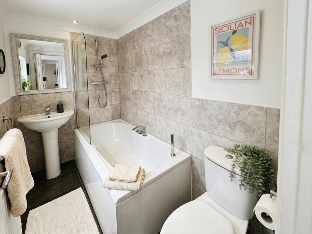 House in Guildford - View 4