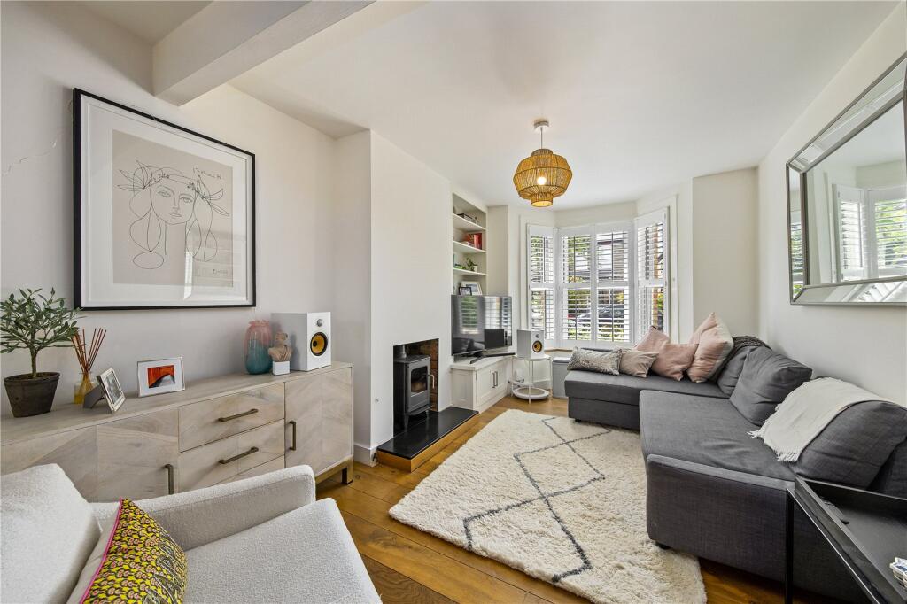 House in London, Whitton - View 2
