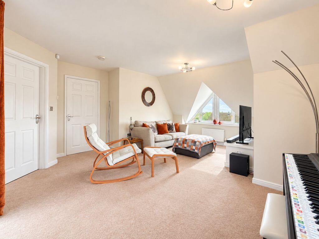 Apartment in Sutton Coldfield, Whitehouse Common - View 3