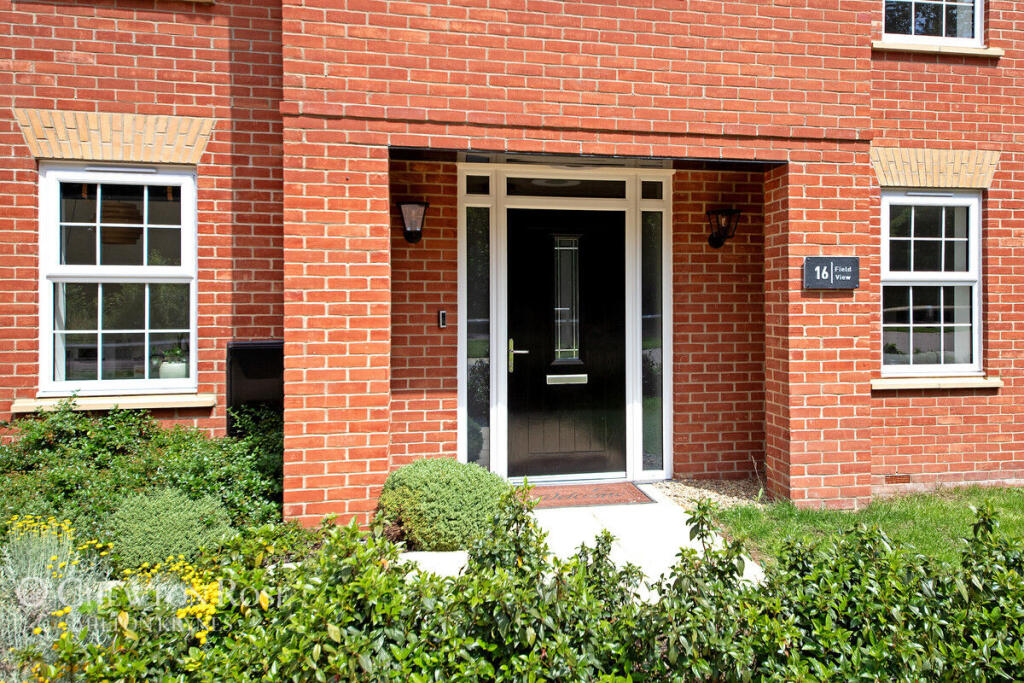 House in Milton Keynes, Eagle Farm, Wavendon - More