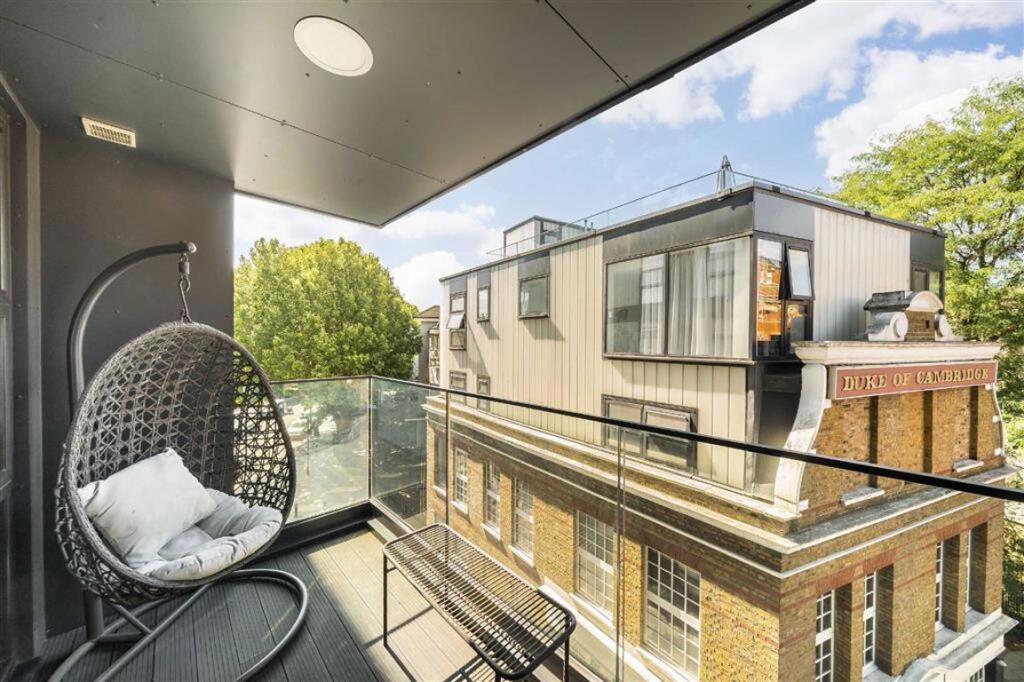 Apartment in London - View 4